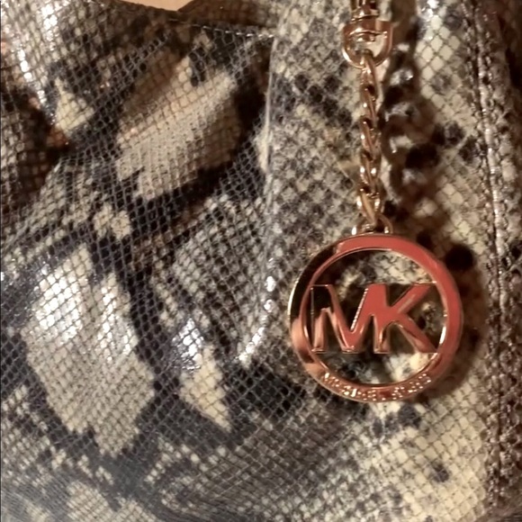 Michael Kors Python🐍Leather Amazing Condition Chain Straps won’t Tarnish - Picture 9 of 12